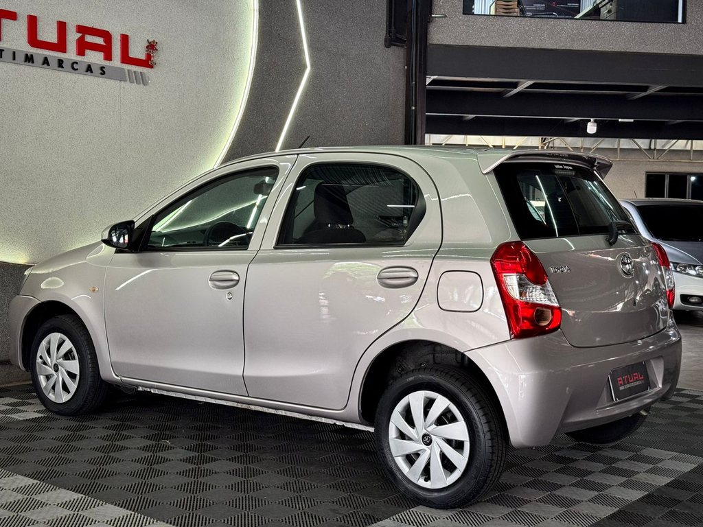 Toyota ETIOS Prata