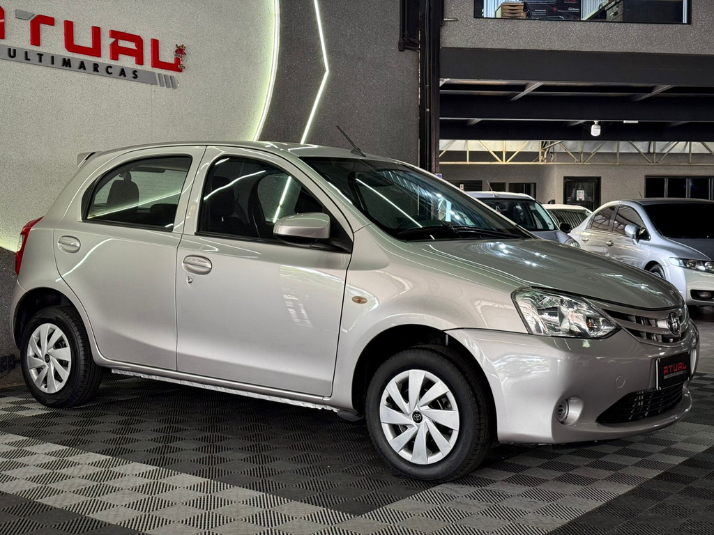 Toyota ETIOS Prata