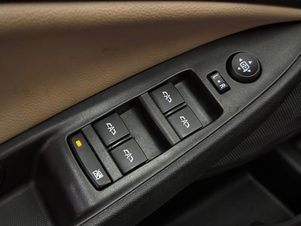 Chevrolet Onix Sedan Preto