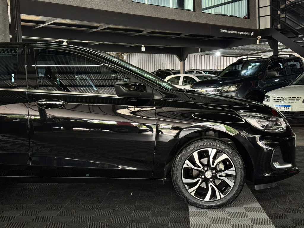 Chevrolet Onix Sedan Preto