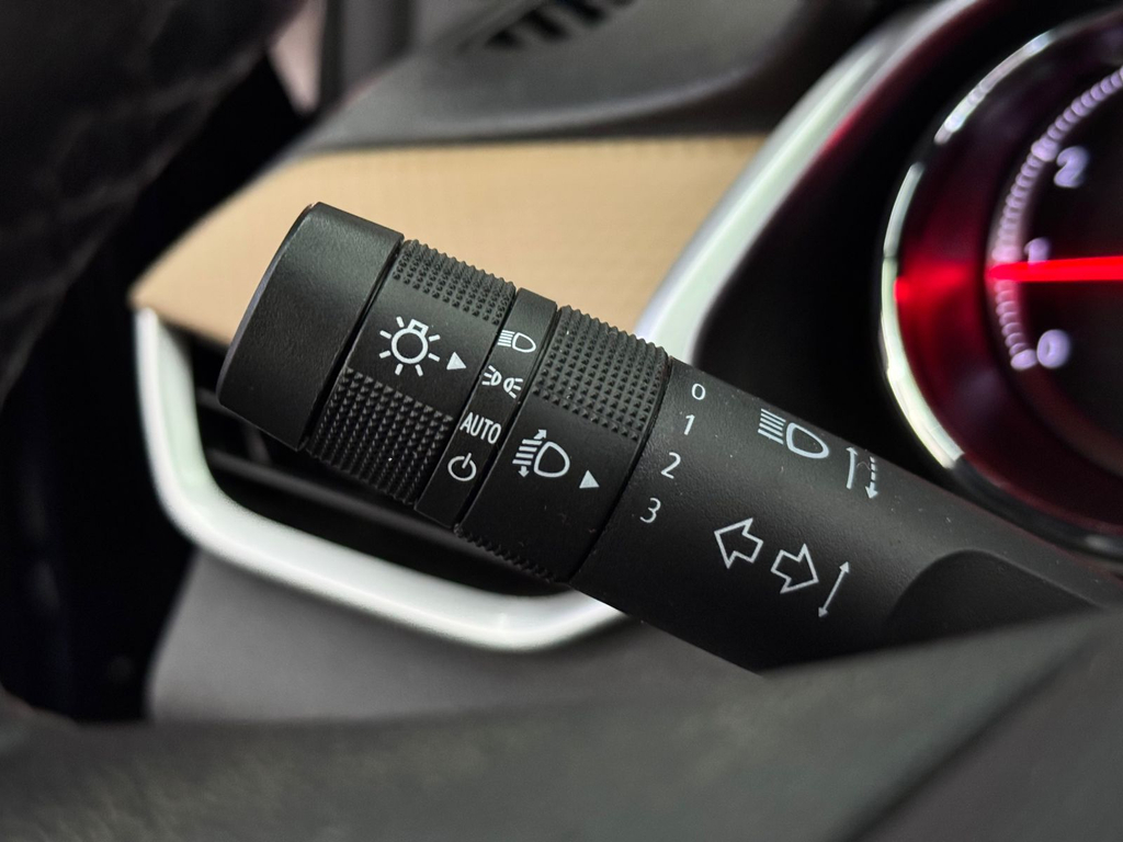 Chevrolet Onix Sedan Preto