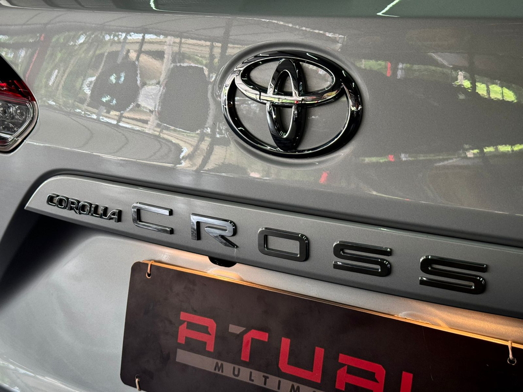 Toyota Corolla Cross Prata