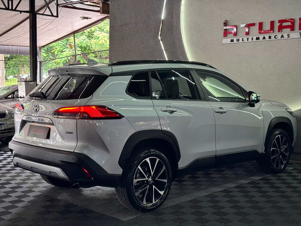 Toyota Corolla Cross Prata