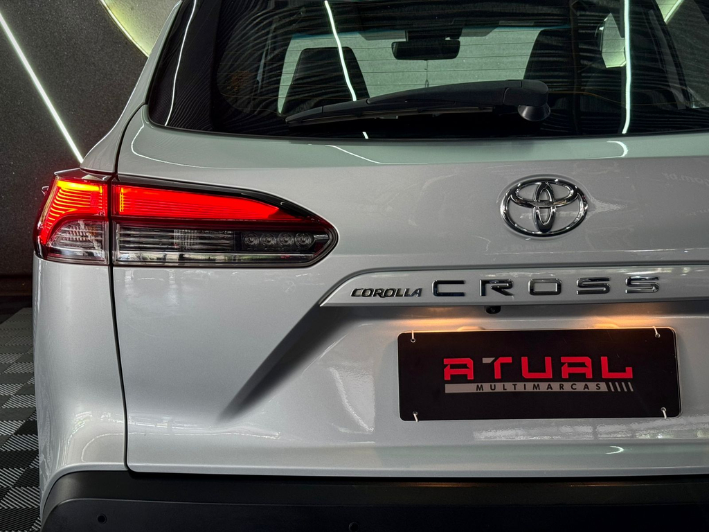 Toyota Corolla Cross Prata