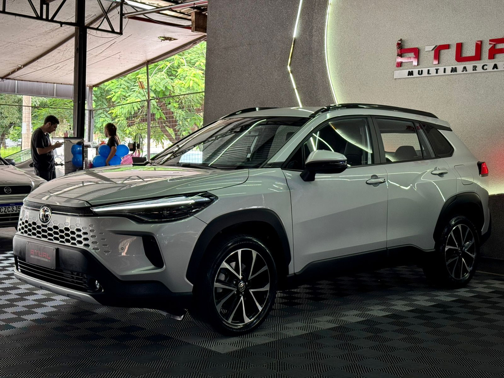 Toyota Corolla Cross Prata
