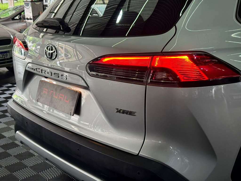 Toyota Corolla Cross Prata