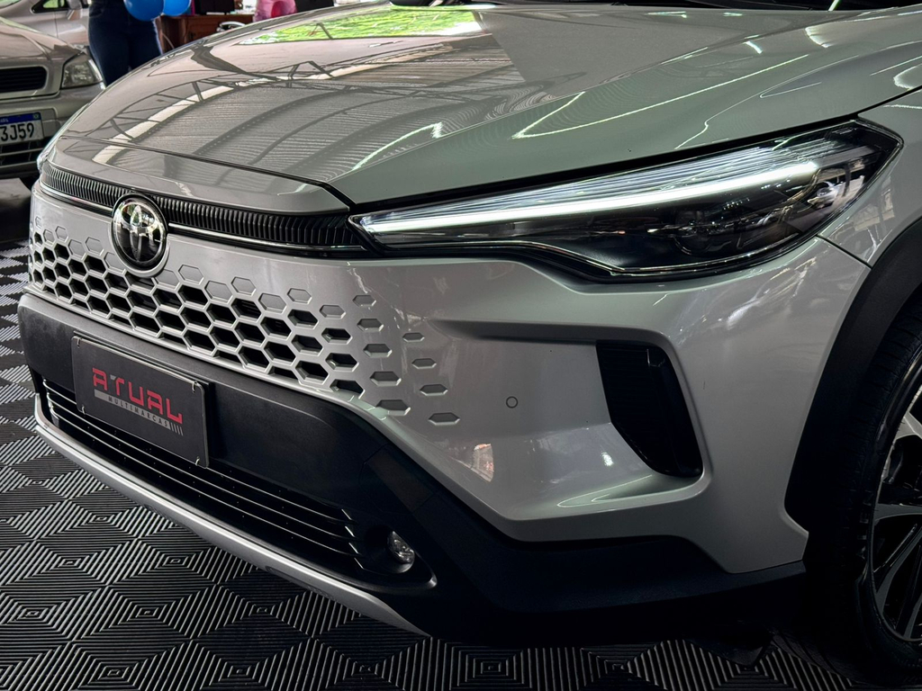 Toyota Corolla Cross Prata
