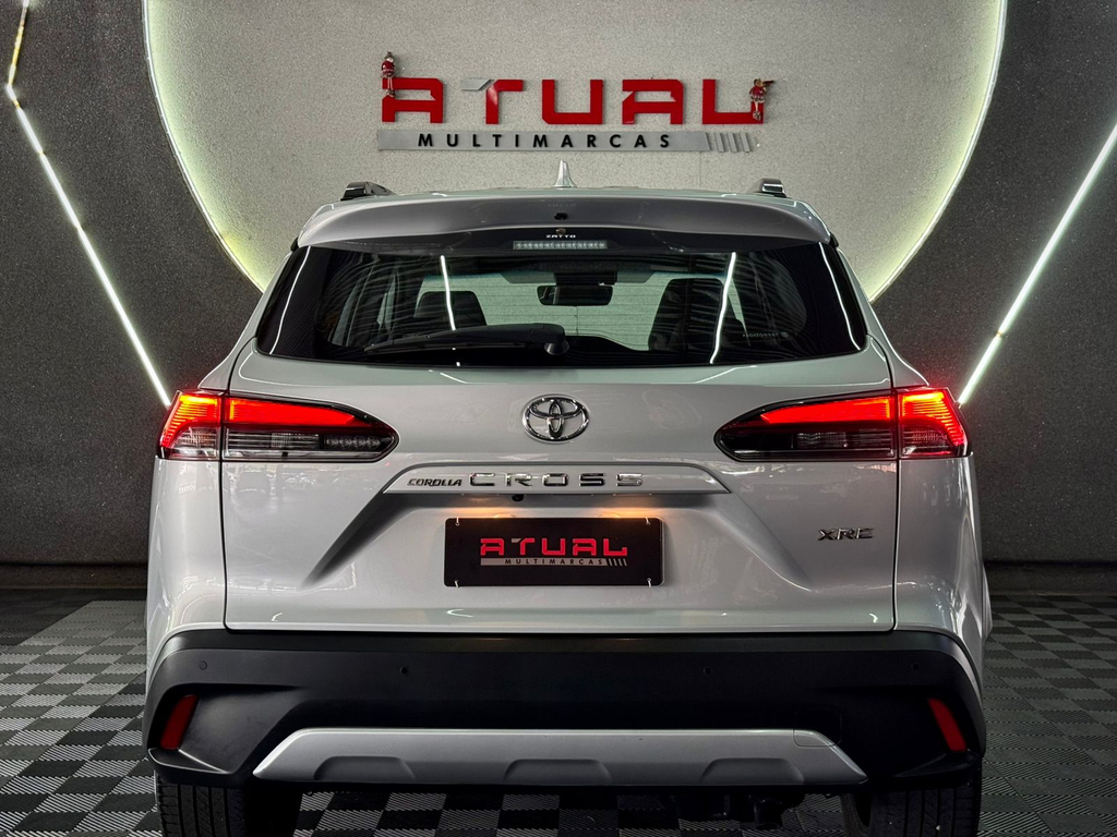 Toyota Corolla Cross Prata