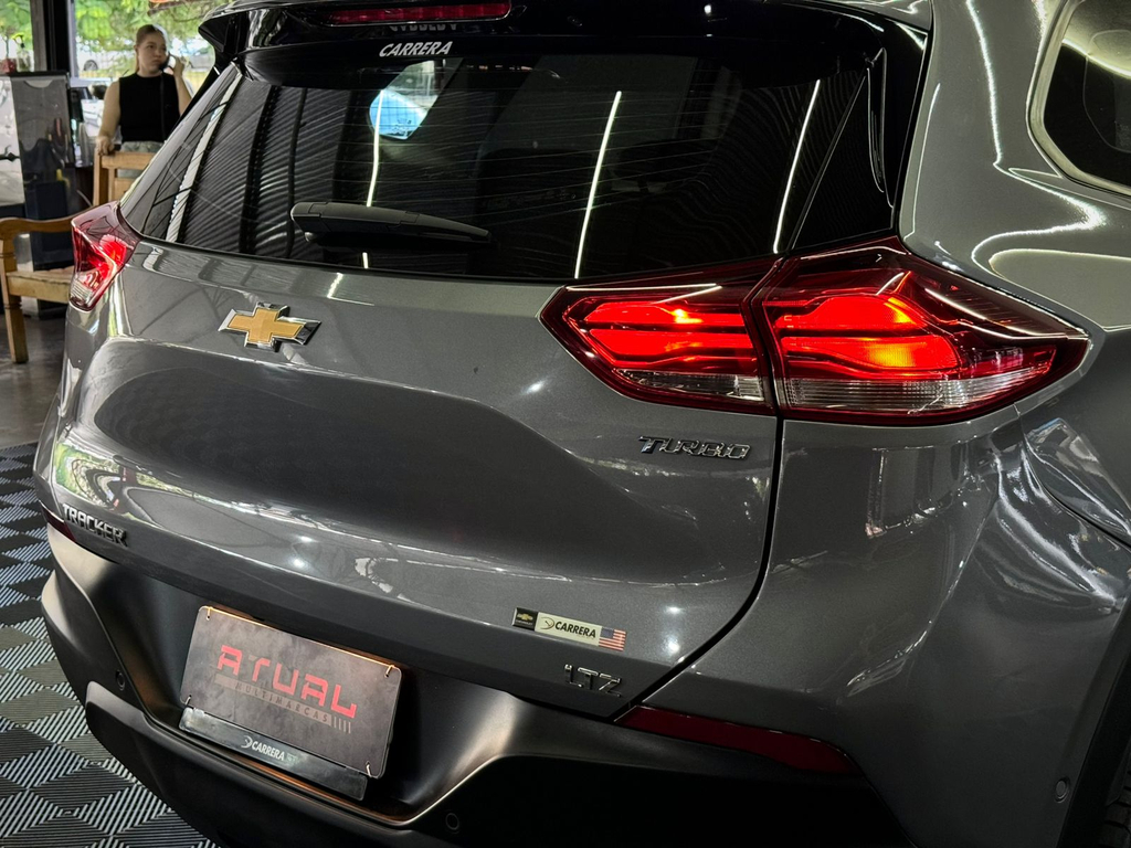 Chevrolet Tracker Cinza