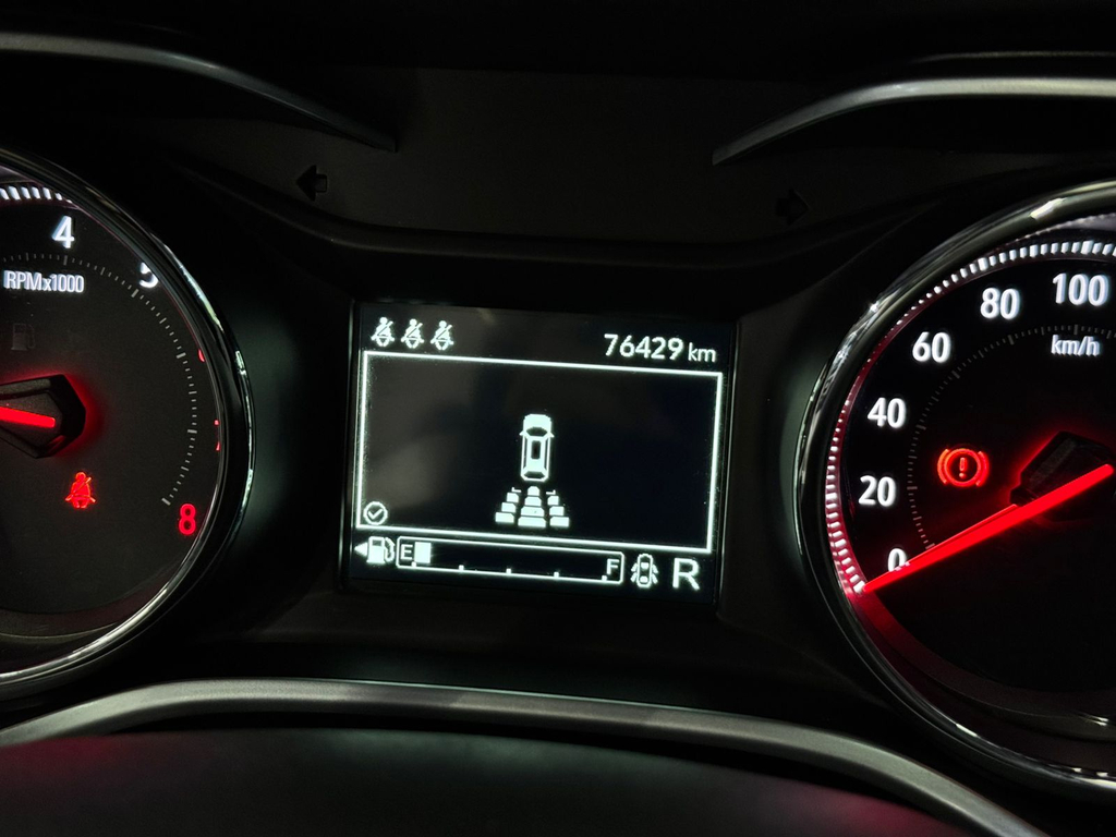 Chevrolet Tracker Cinza