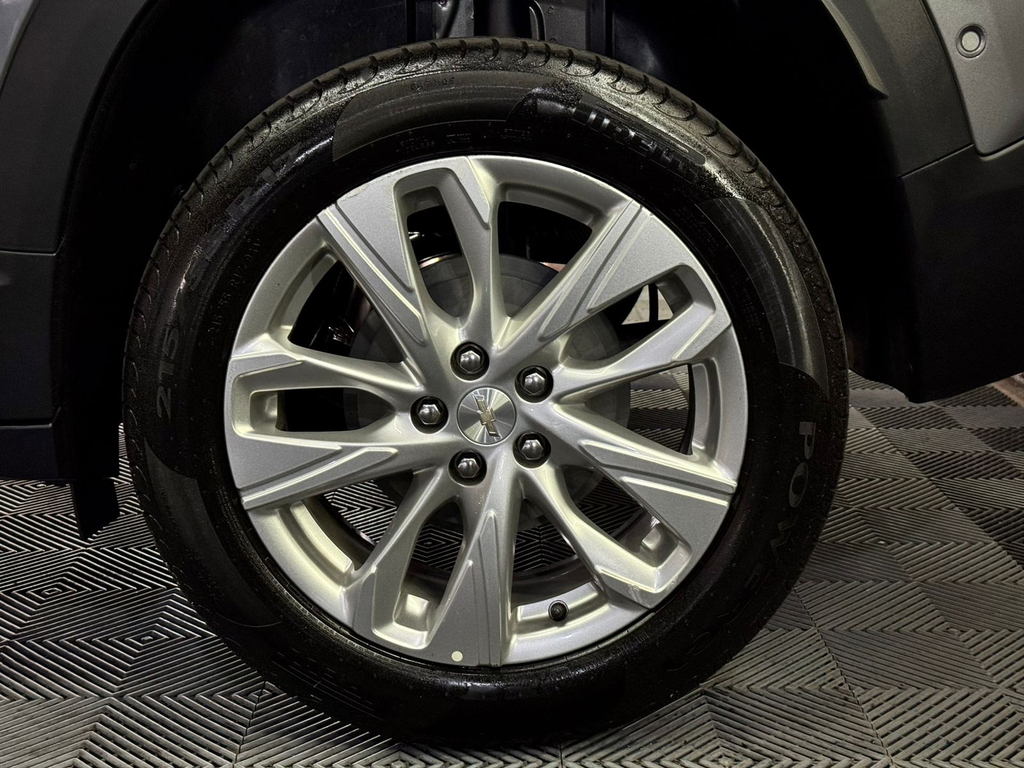 Chevrolet Tracker Cinza