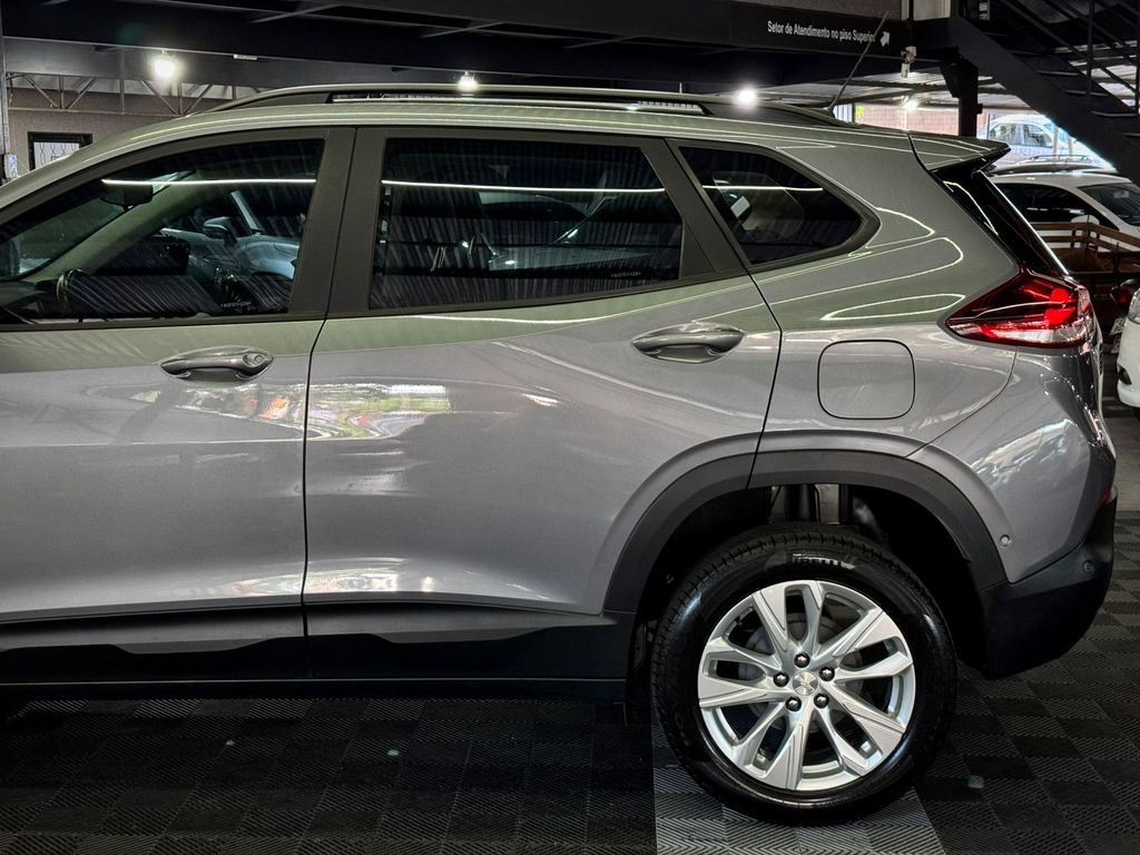 Chevrolet Tracker Cinza