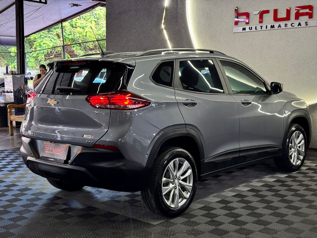 Chevrolet Tracker Cinza