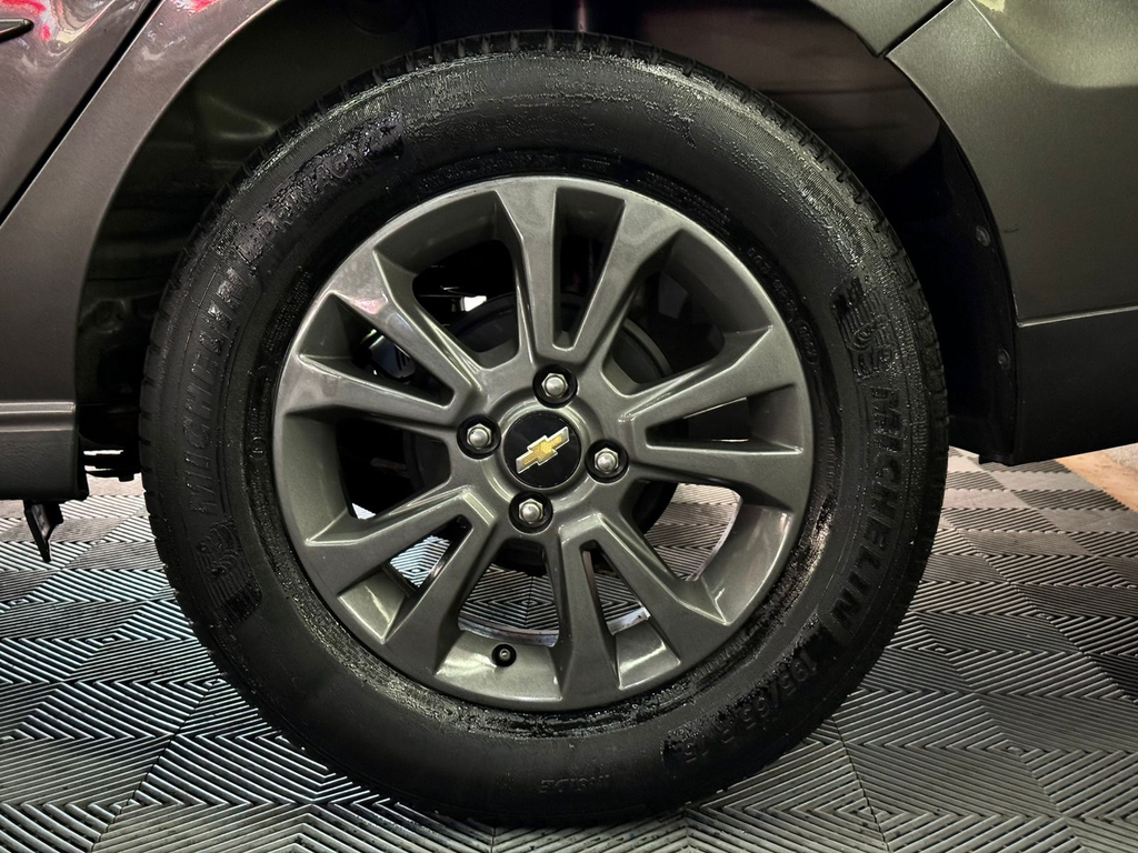 Chevrolet Prisma Cinza