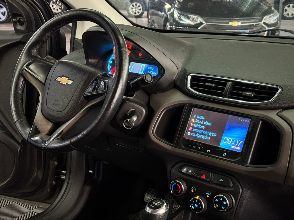 Chevrolet Prisma Cinza