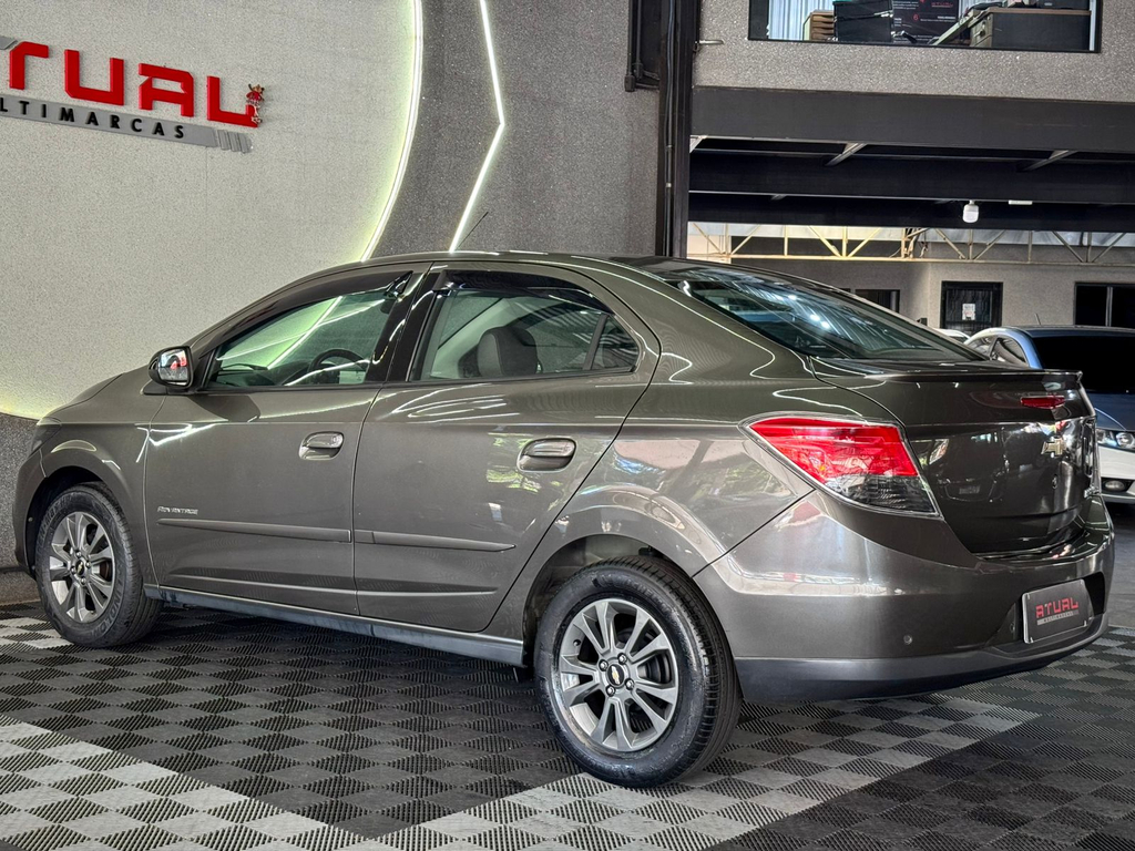 Chevrolet Prisma Cinza