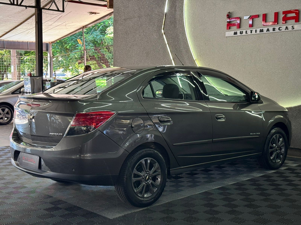 Chevrolet Prisma Cinza