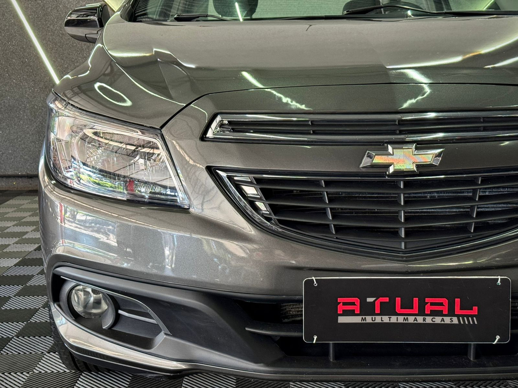 Chevrolet Prisma Cinza