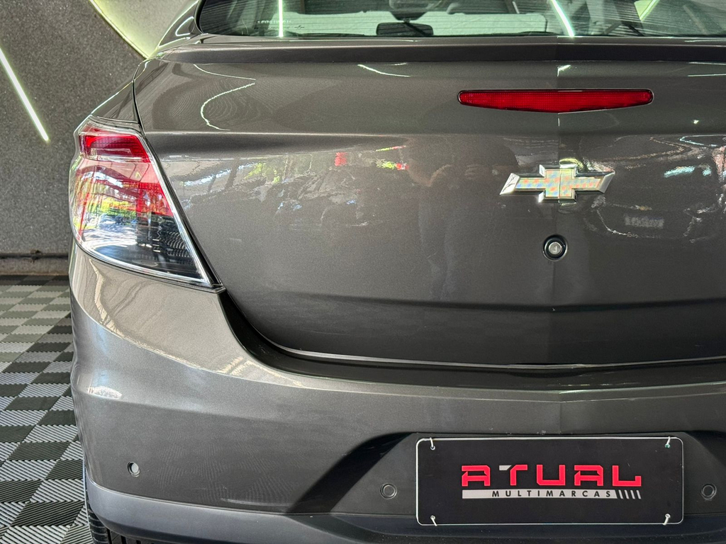 Chevrolet Prisma Cinza