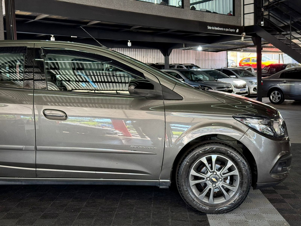 Chevrolet Prisma Cinza