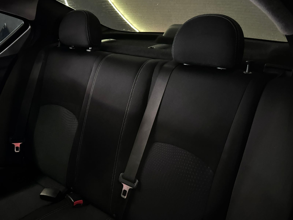 Nissan Versa Prata