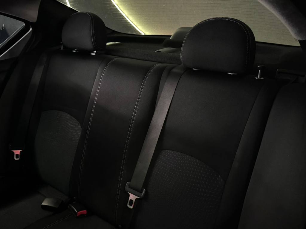 Nissan Versa Prata