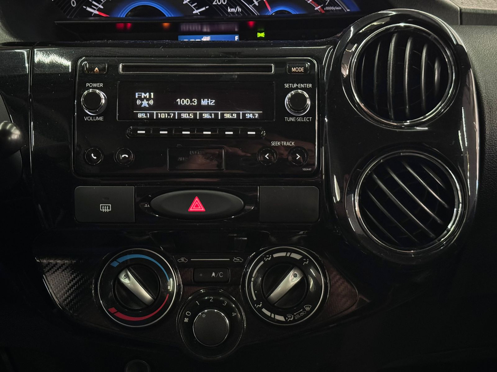 Toyota ETIOS Cinza