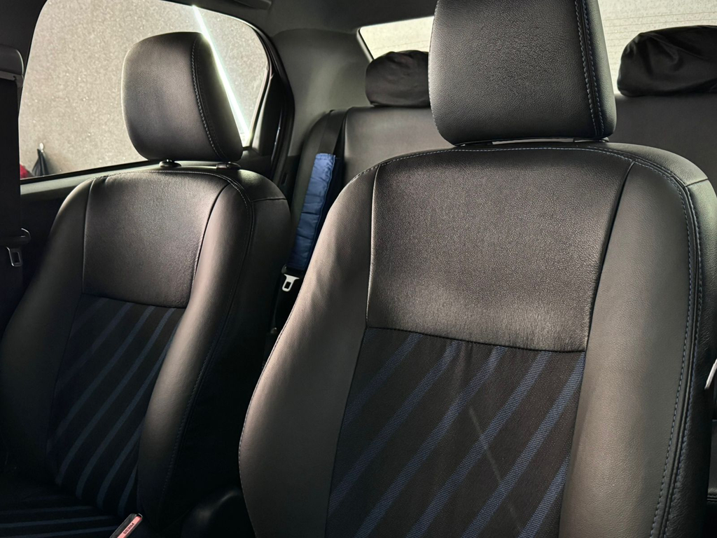 Toyota ETIOS Cinza