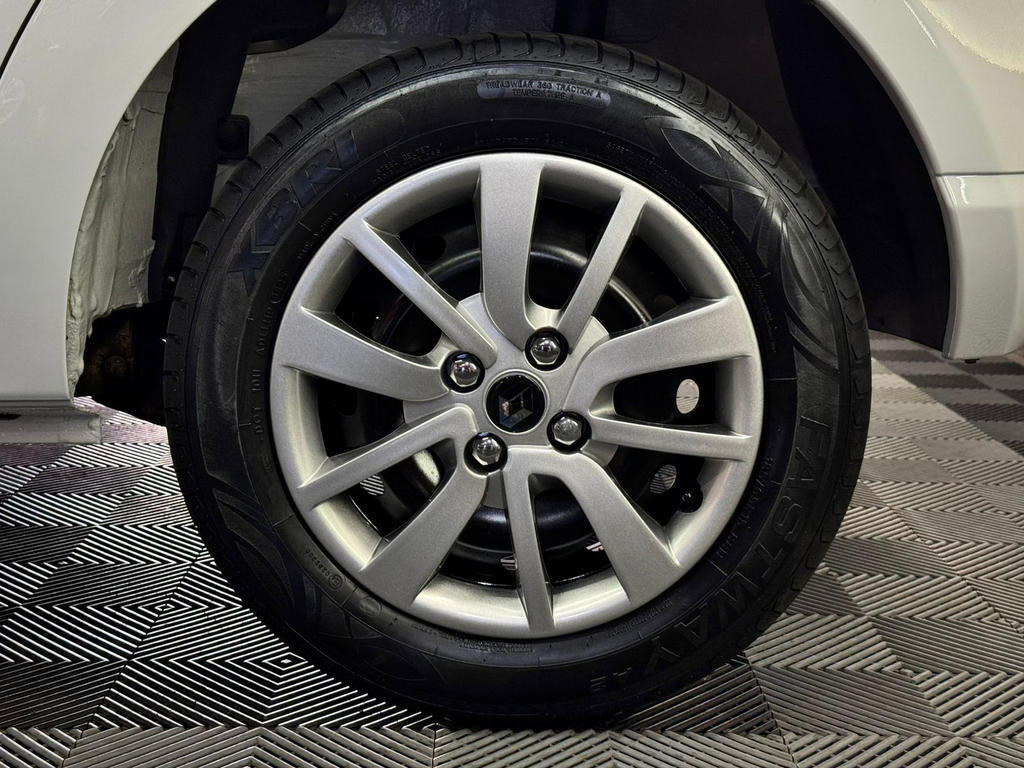 Renault Sandero Branco