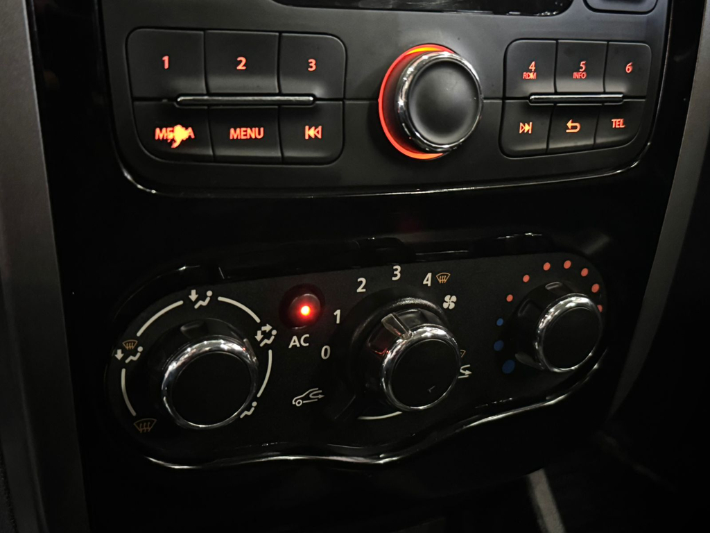 Renault Sandero Branco