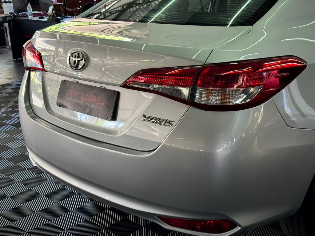 Toyota Yaris Prata
