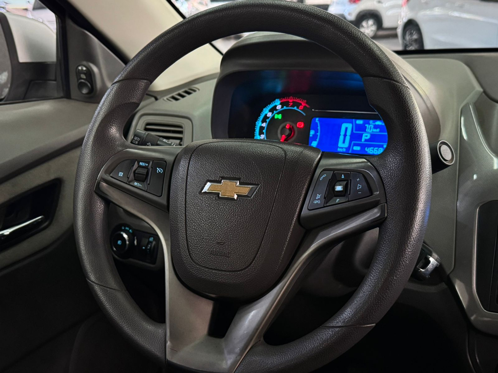 Chevrolet Cobalt Prata