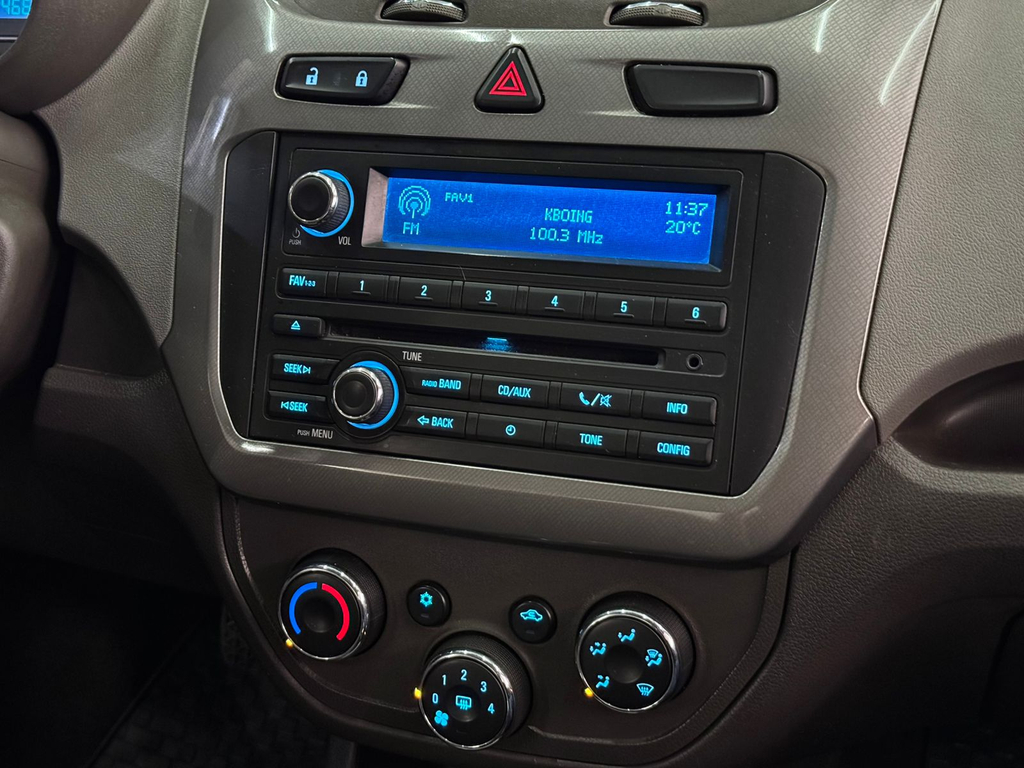 Chevrolet Cobalt Prata