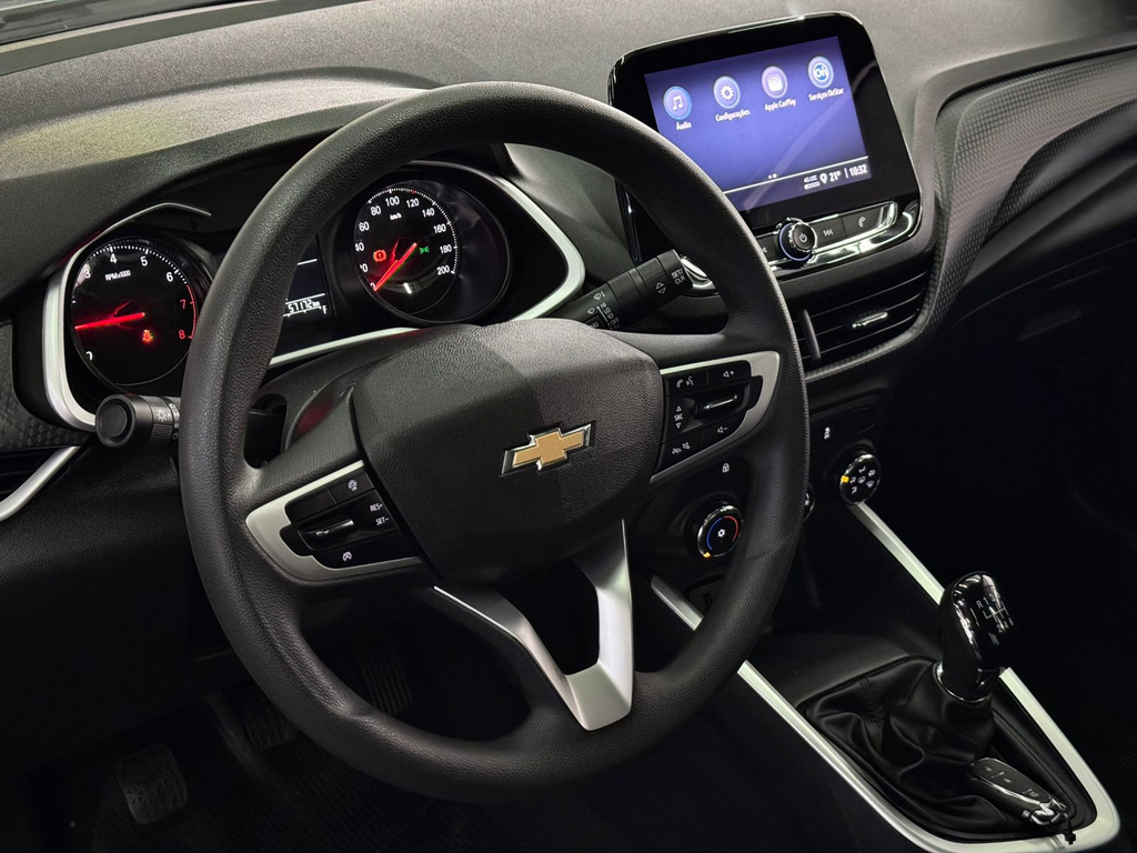 Chevrolet Onix Sedan Prata
