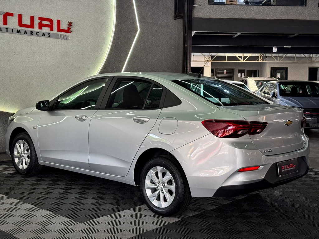 Chevrolet Onix Sedan Prata
