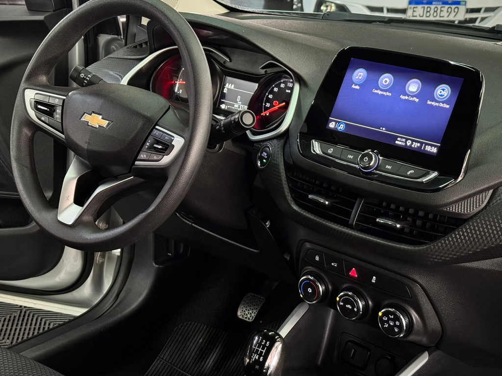 Chevrolet Onix Sedan Prata