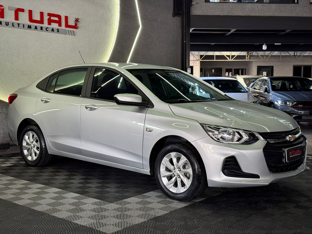 Chevrolet Onix Sedan Prata