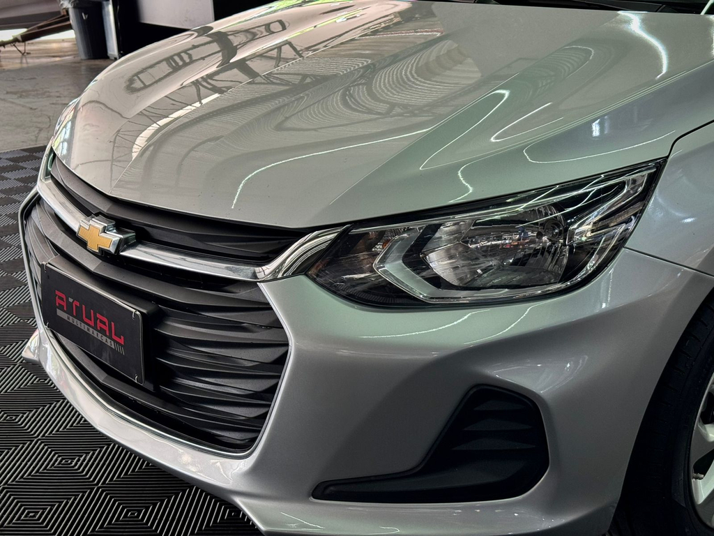 Chevrolet Onix Sedan Prata