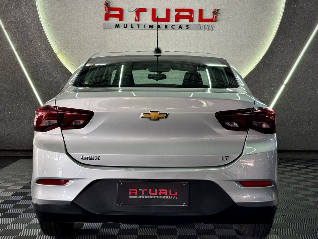 Chevrolet Onix Sedan Prata