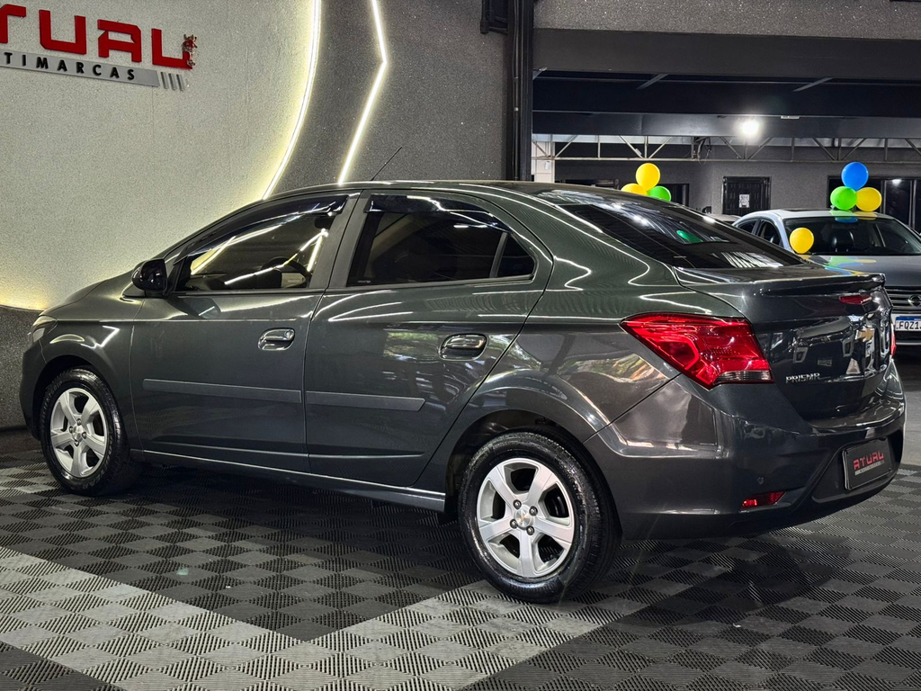 Chevrolet Prisma Cinza