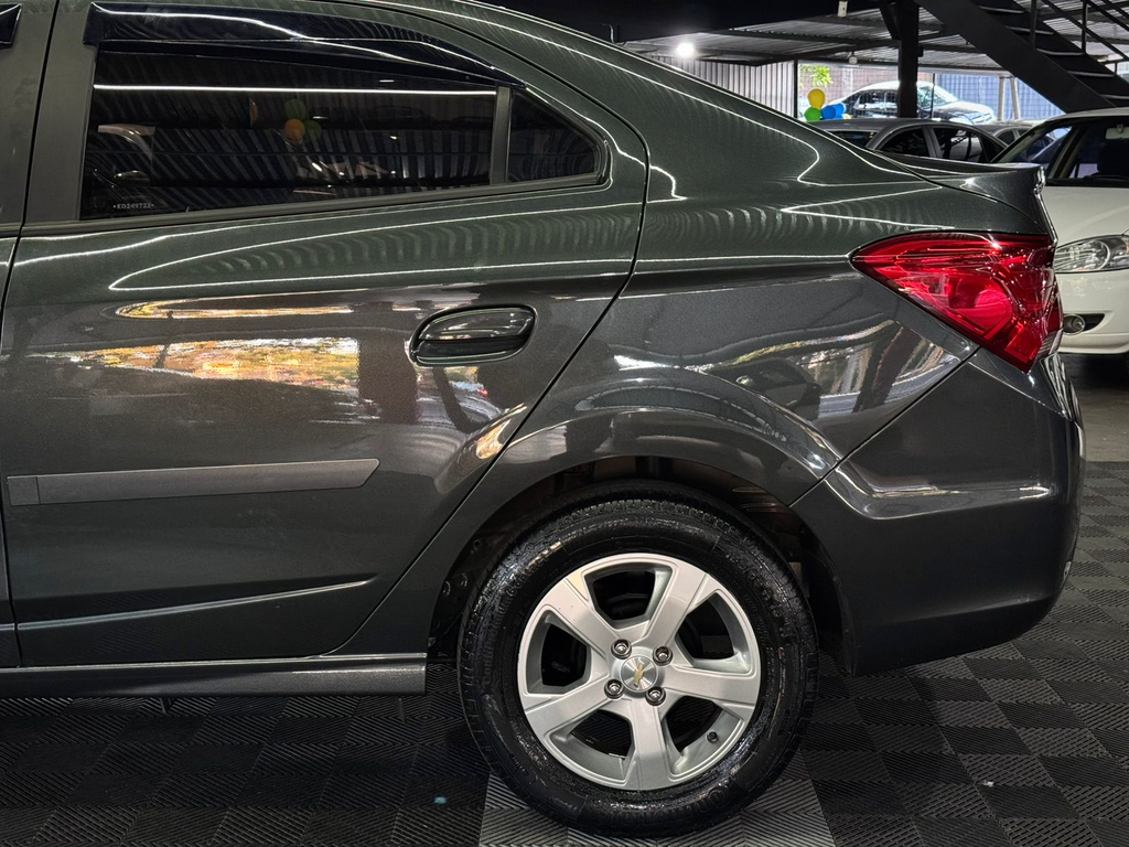 Chevrolet Prisma Cinza