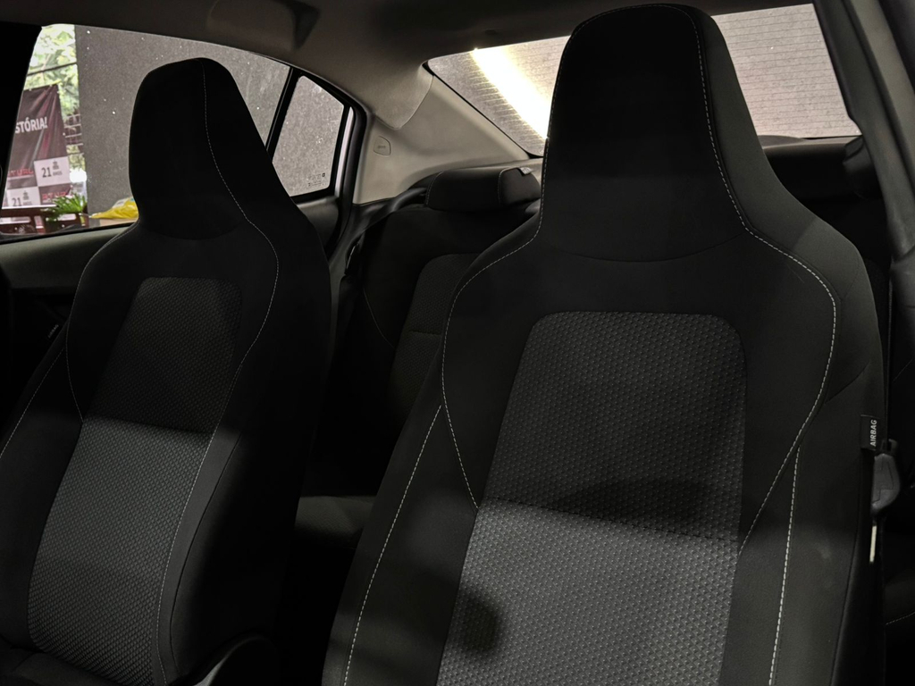Chevrolet Onix Sedan Prata