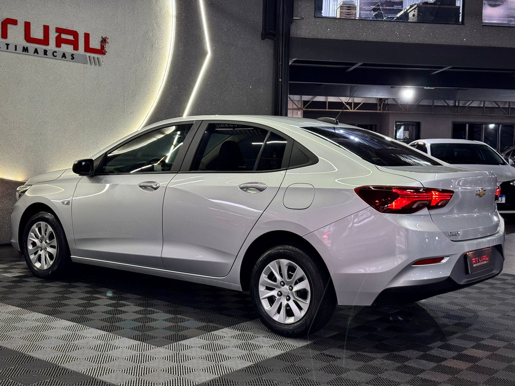 Chevrolet Onix Sedan Prata