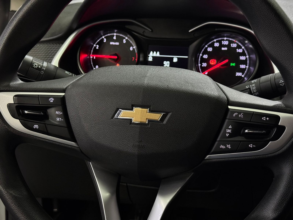 Chevrolet Onix Sedan Prata