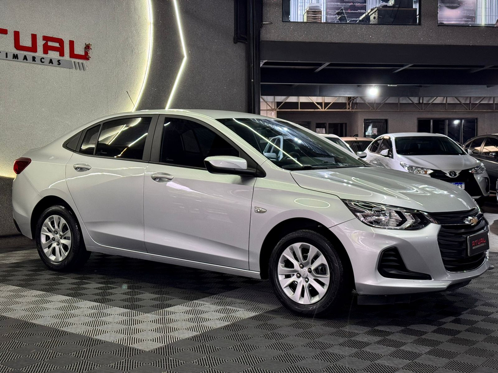 Chevrolet Onix Sedan Prata