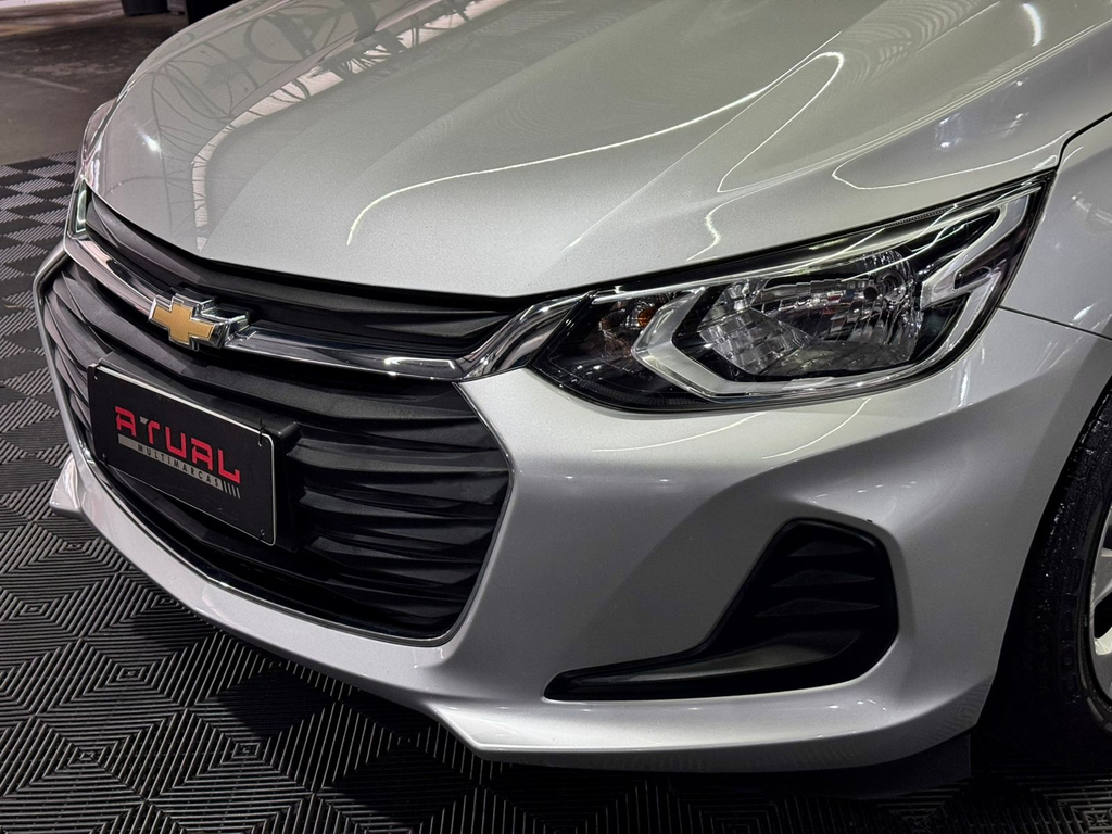 Chevrolet Onix Sedan Prata