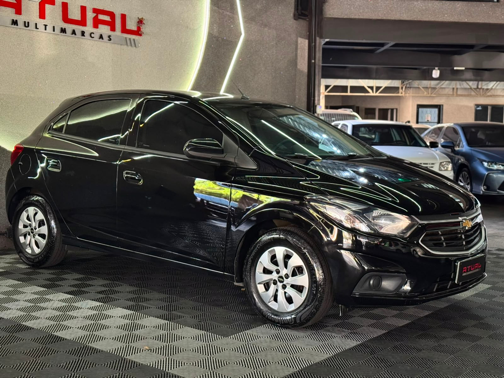 Chevrolet Onix Preto