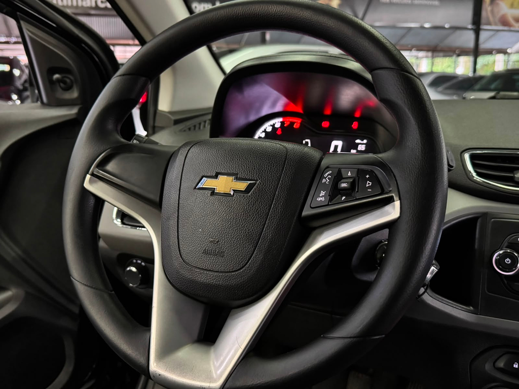 Chevrolet Onix Preto