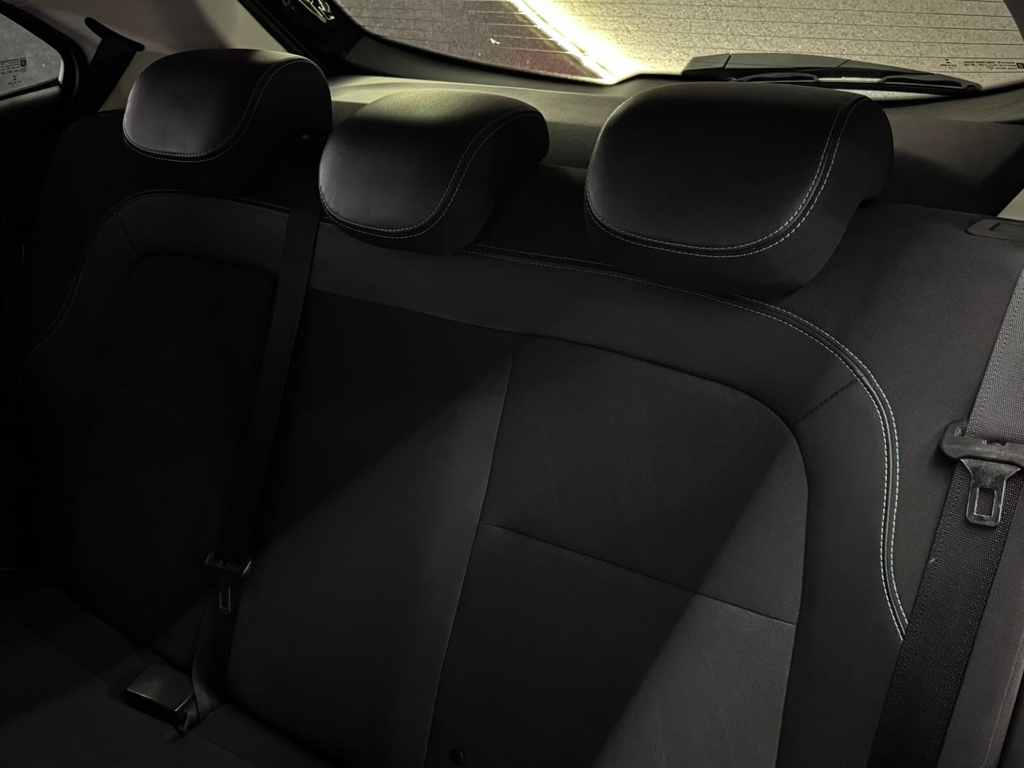 Chevrolet Onix Preto