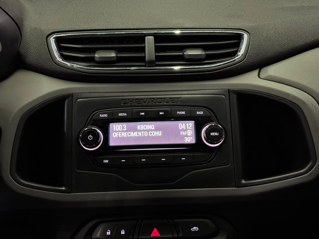 Chevrolet Onix Preto